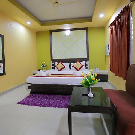 Hotel Pushpak Bhubaneswar Exterior foto