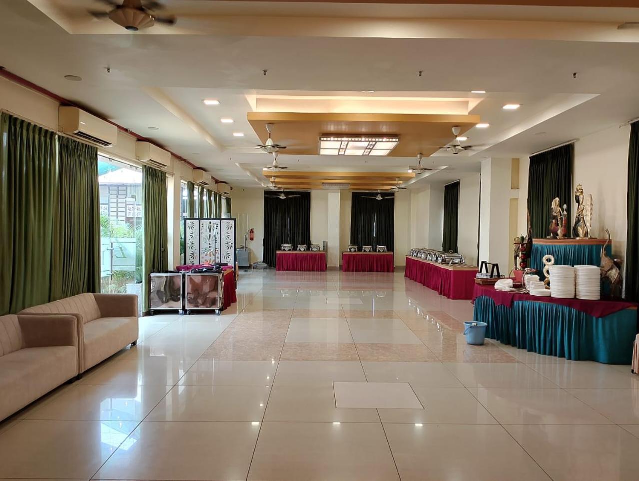 Hotel Pushpak Bhubaneswar Exterior foto
