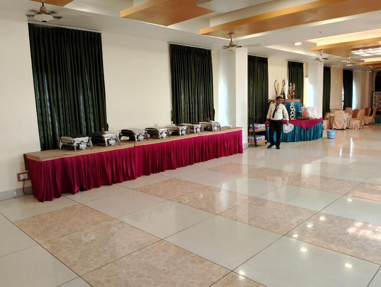 Hotel Pushpak Bhubaneswar Exterior foto