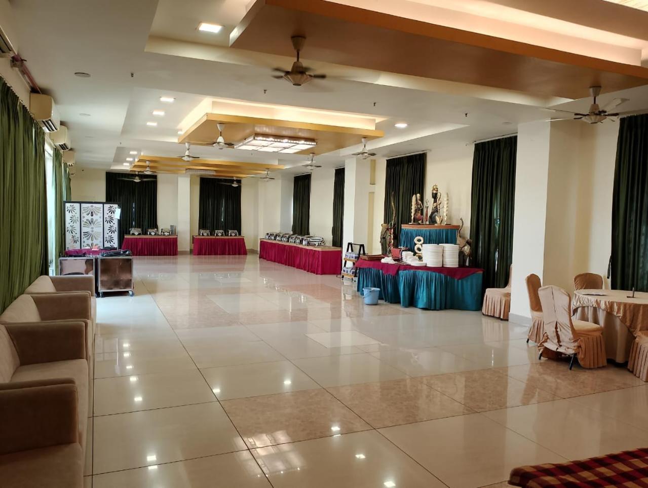 Hotel Pushpak Bhubaneswar Exterior foto