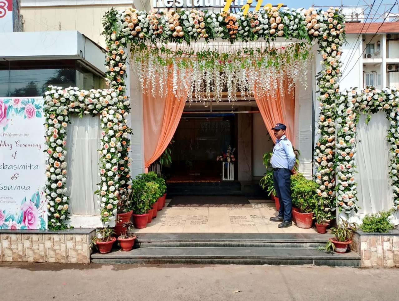 Hotel Pushpak Bhubaneswar Exterior foto
