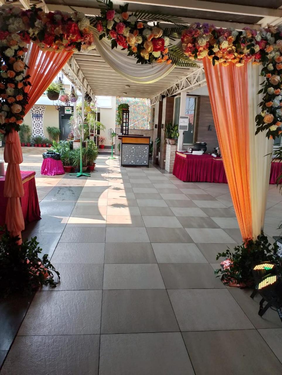 Hotel Pushpak Bhubaneswar Exterior foto