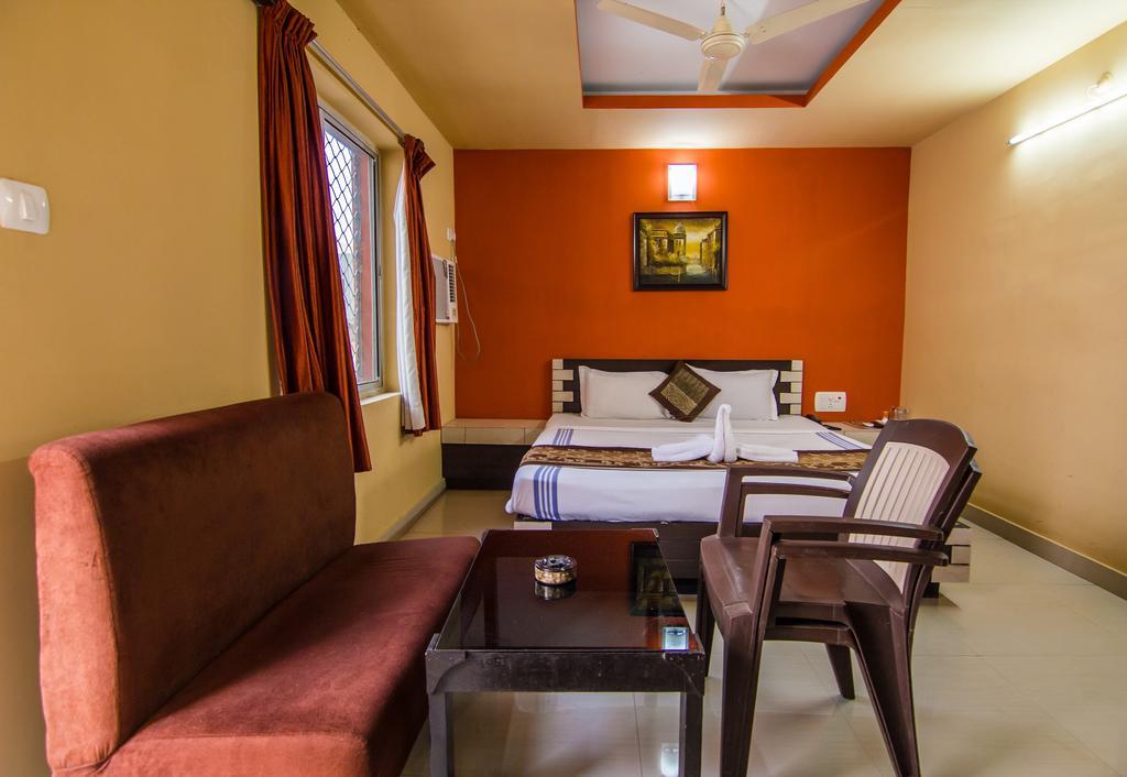 Hotel Pushpak Bhubaneswar Exterior foto