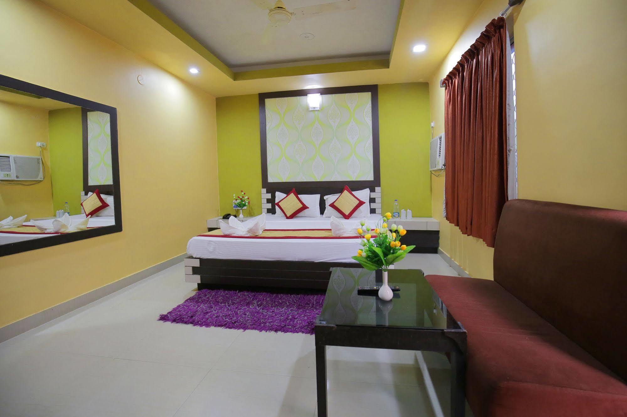 Hotel Pushpak Bhubaneswar Exterior foto