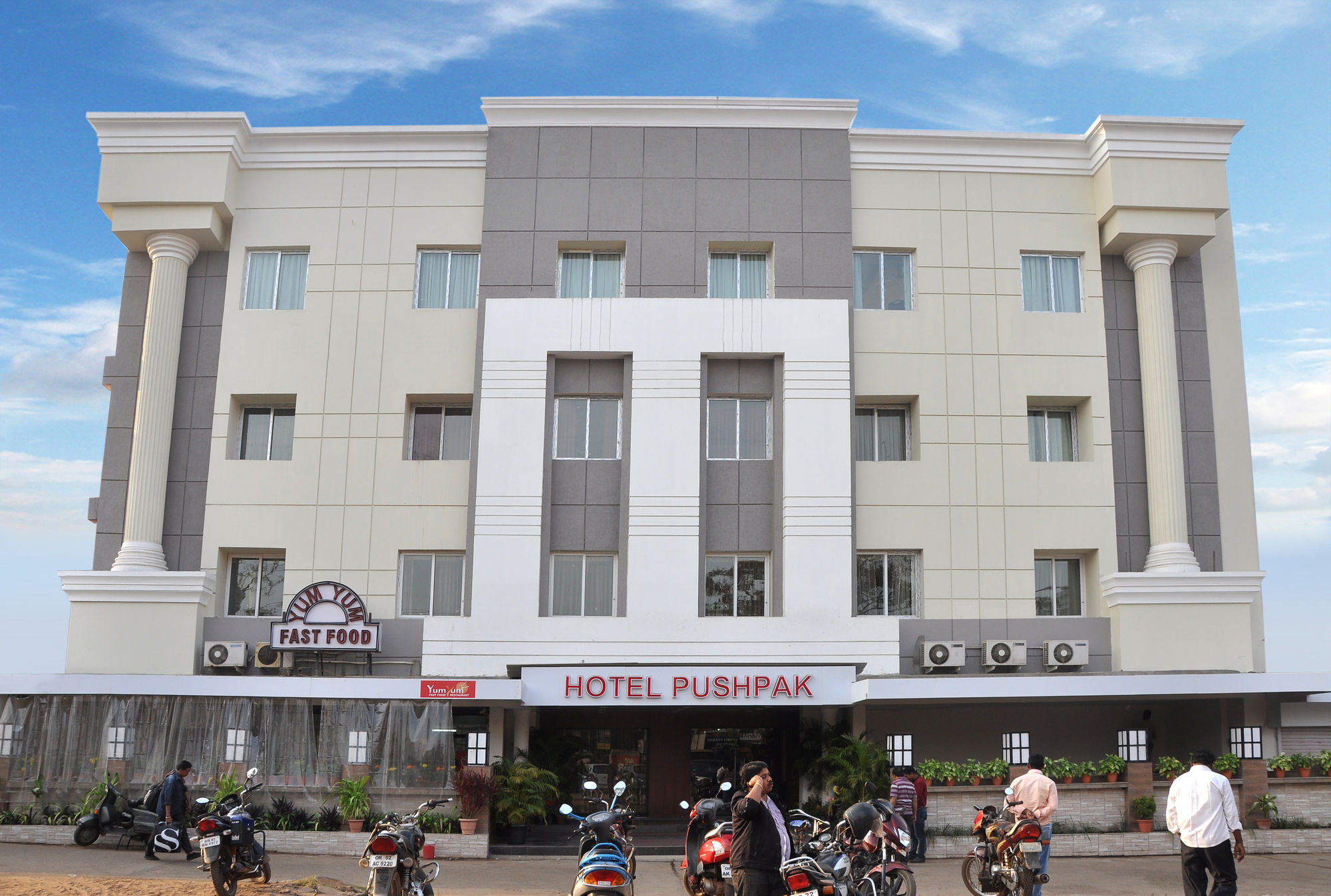 Hotel Pushpak Bhubaneswar Exterior foto